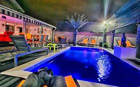 Villa Rich